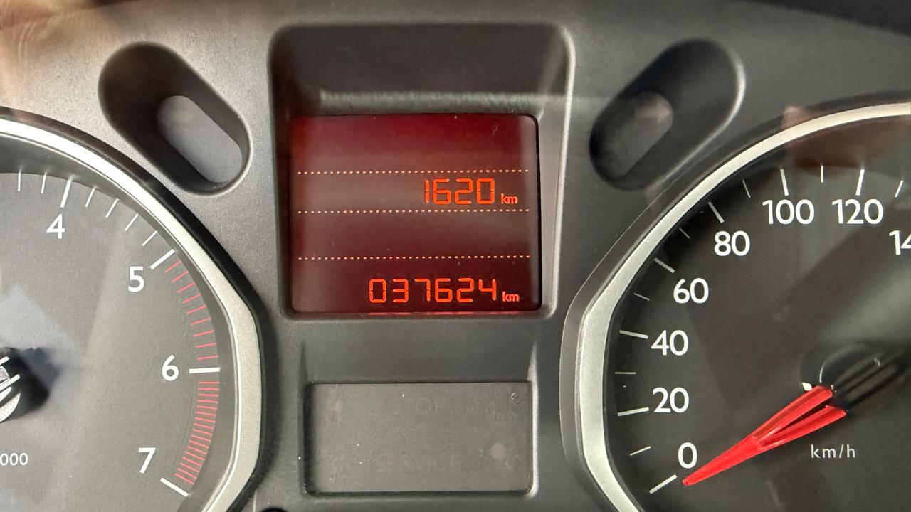 Citroën C-Elysee 1.6 VTI Seduction 4x2 MT 2014 (37.620 km)