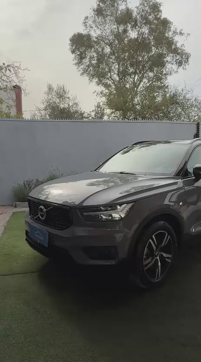 Volvo XC40 2.0 T4 R-Design Automático 2021 (88.995 km)